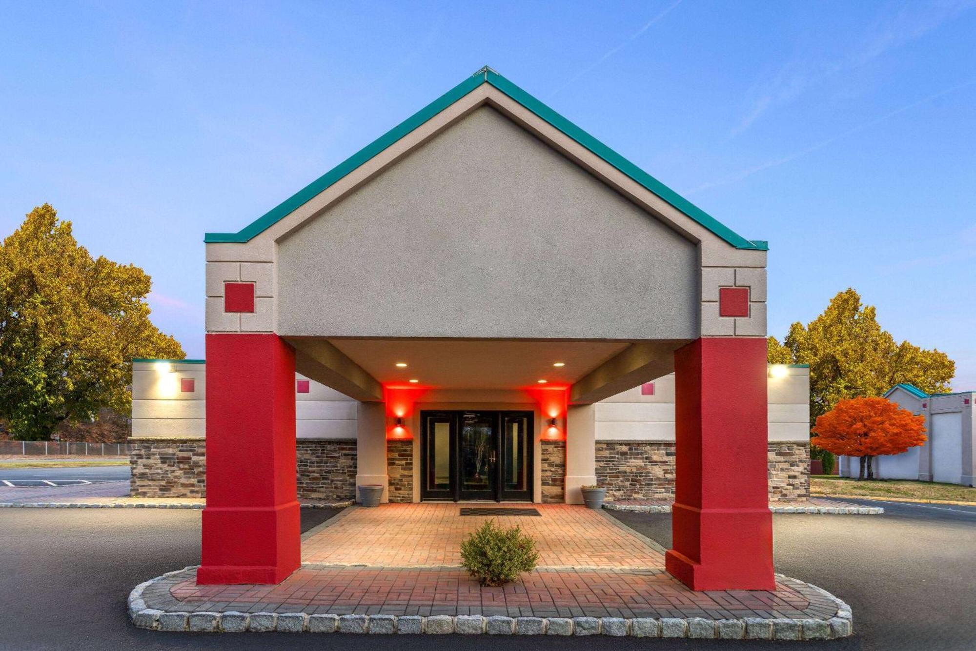 Ramada By Wyndham Parsippany Otel Dış mekan fotoğraf