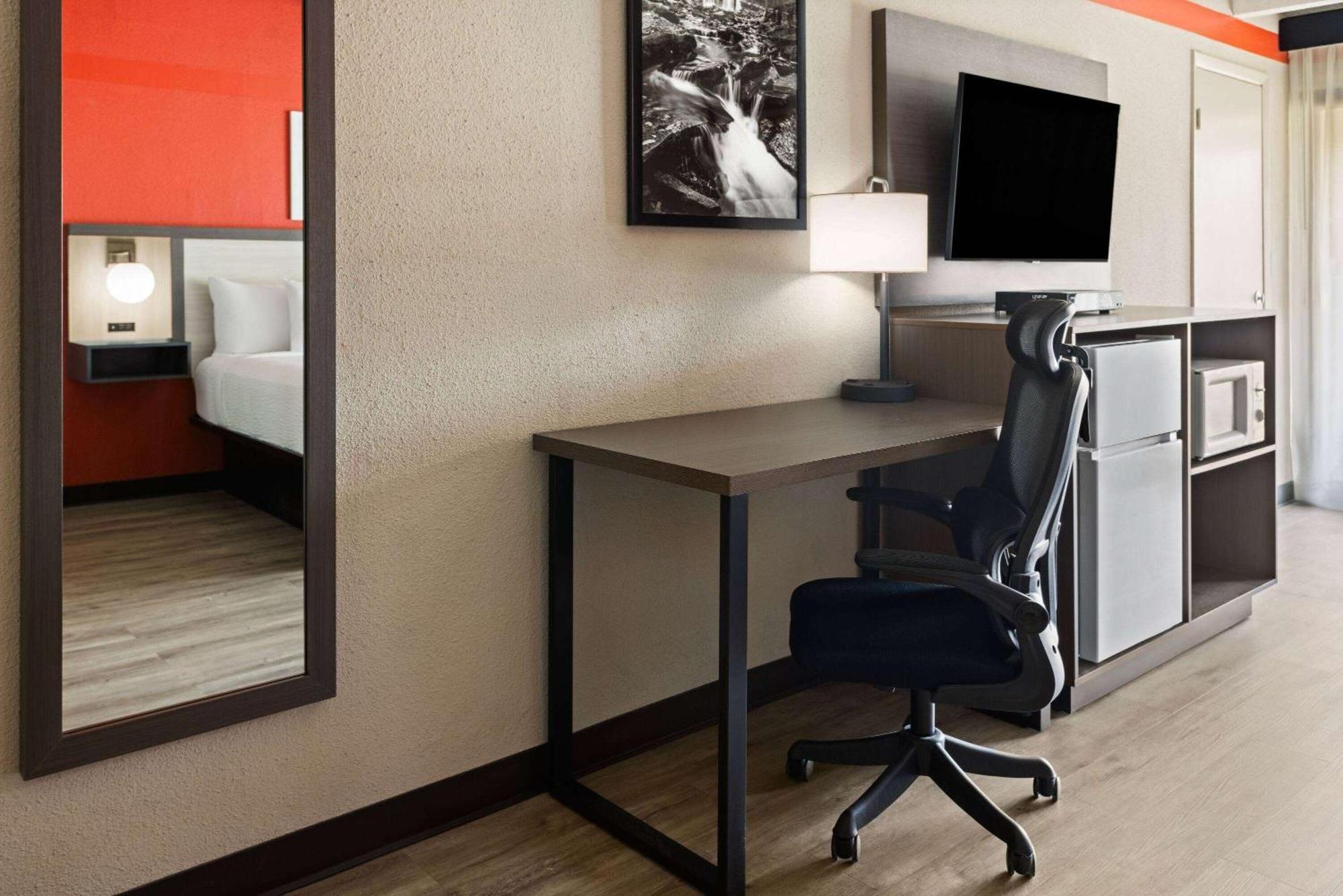 Ramada By Wyndham Parsippany Otel Dış mekan fotoğraf