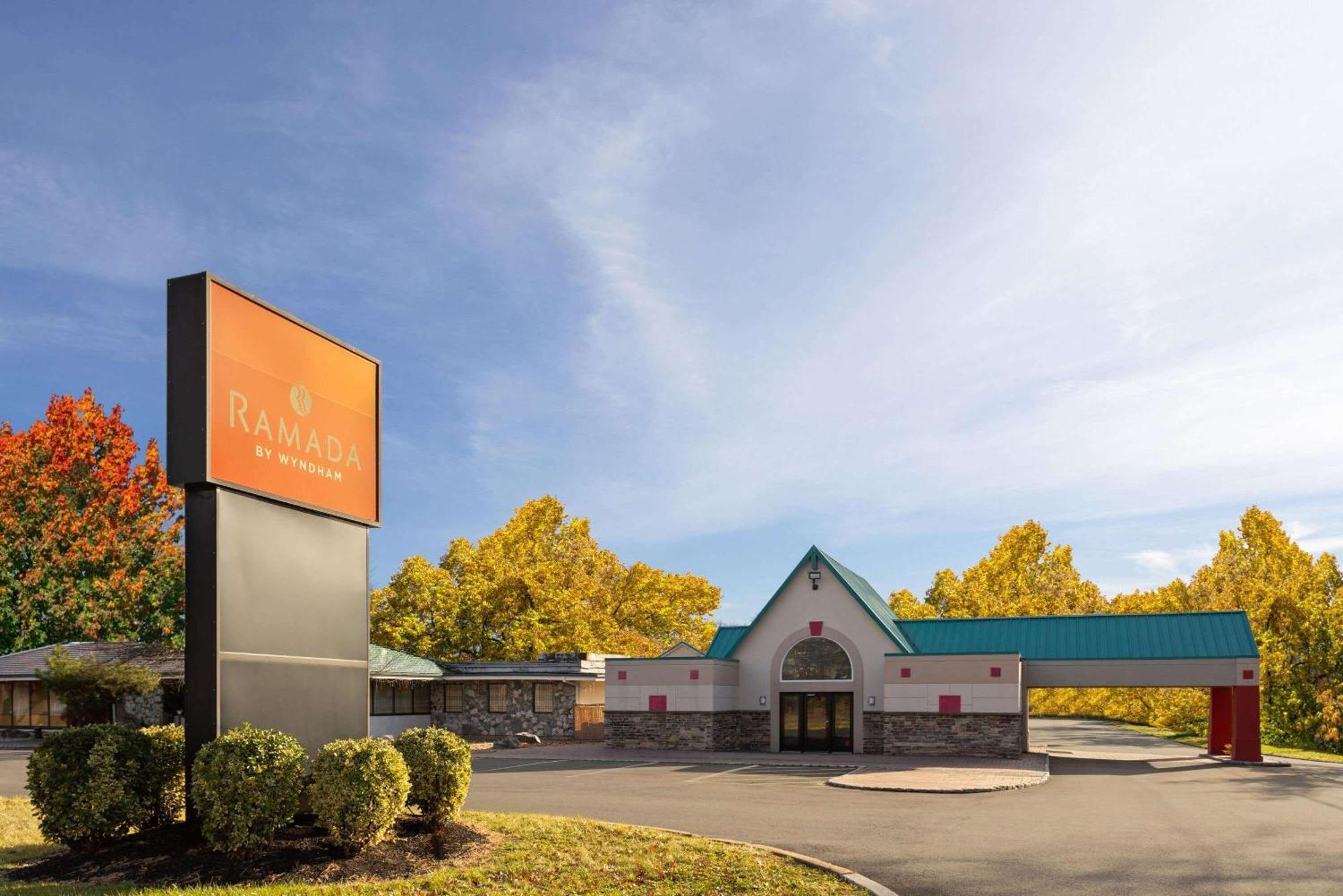 Ramada By Wyndham Parsippany Otel Dış mekan fotoğraf